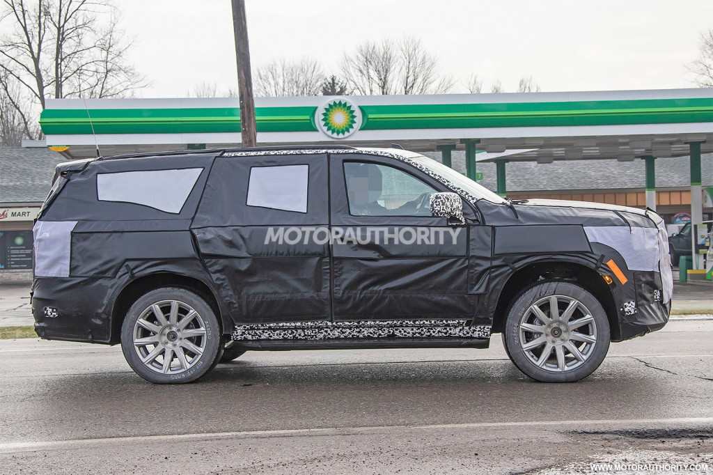 2021 Cadillac Escalade spy shots - Image via S. Baldauf/SB-Medien 2021 Cadillac Escalade spy shots - Image via S. Baldauf/SB-Medien