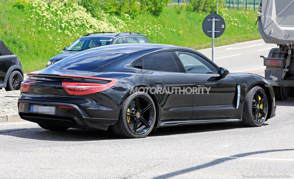 2020 Porsche Taycan spy shots - Image via S. Baldauf/SB-Medien 2020 Porsche Taycan spy shots - Image via S. Baldauf/SB-Medien