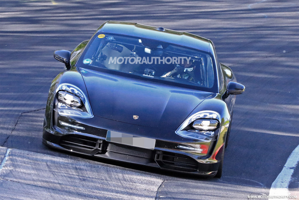 2020 Porsche Taycan spy shots - Image via S. Baldauf/SB-Medien 2020 Porsche Taycan spy shots - Image via S. Baldauf/SB-Medien