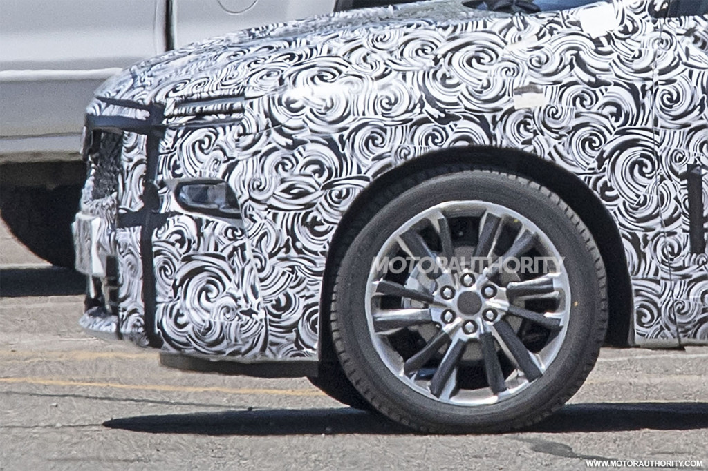 2021 Buick 3-row crossover spy shots - Image via S. Baldauf/SB-Medien 2021 Buick 3-row crossover spy shots - Image via S. Baldauf/SB-Medien