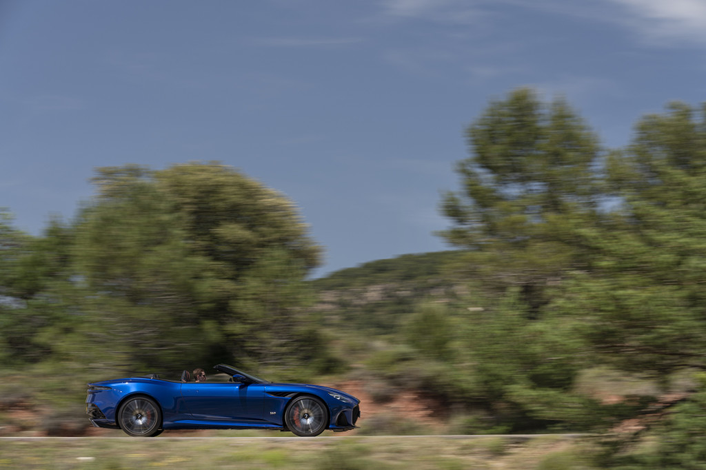 2020 Aston Martin DBS Superleggera Volante