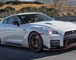 2017 Nissan GT-R Nismo Hot Lap! – 2017 Best Driver's Car Contender