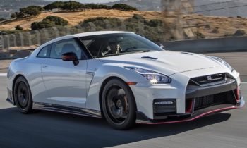 2017 Nissan GT-R Nismo Hot Lap! – 2017 Best Driver's Car Contender