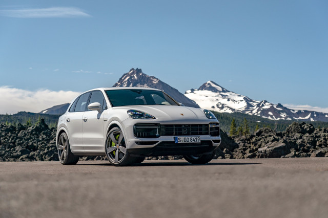 2020 Porsche Cayenne Turbo S E-Hybrid 