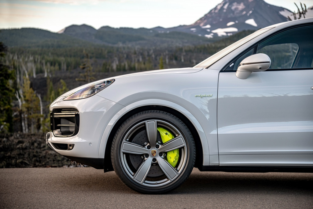 2020 Porsche Cayenne Turbo S E-Hybrid 