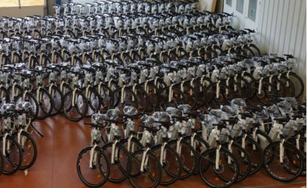 Alpha2.0 hydrogen fuel-cell e-bikes headed to G7 conference - August 2019