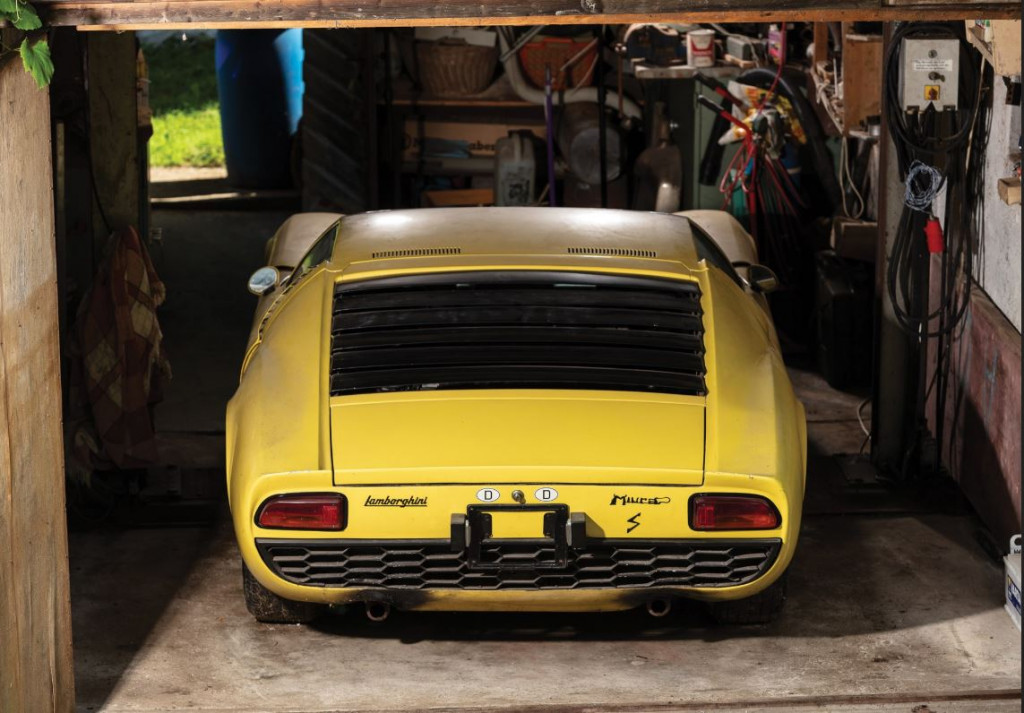 1969 Lamborghini Miura P400 S barn find 1969 Lamborghini Miura P400 S barn find