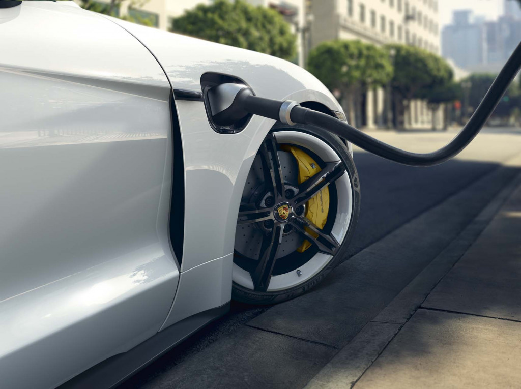 2020 Porsche Taycan 2020 Porsche Taycan