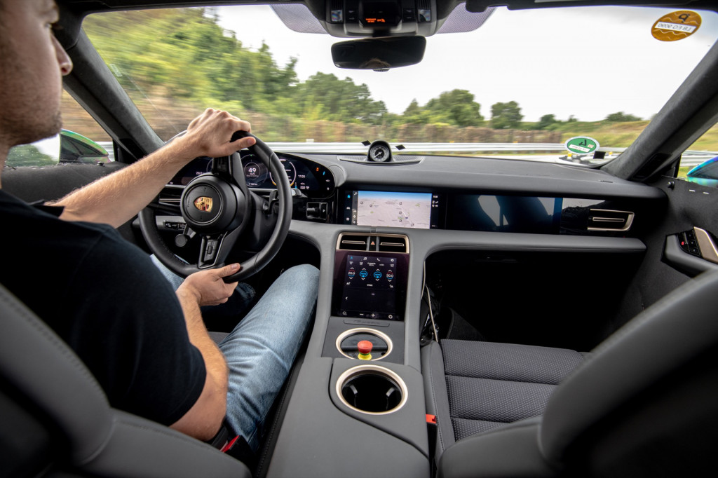 2020 Porsche Taycan preview 2020 Porsche Taycan preview