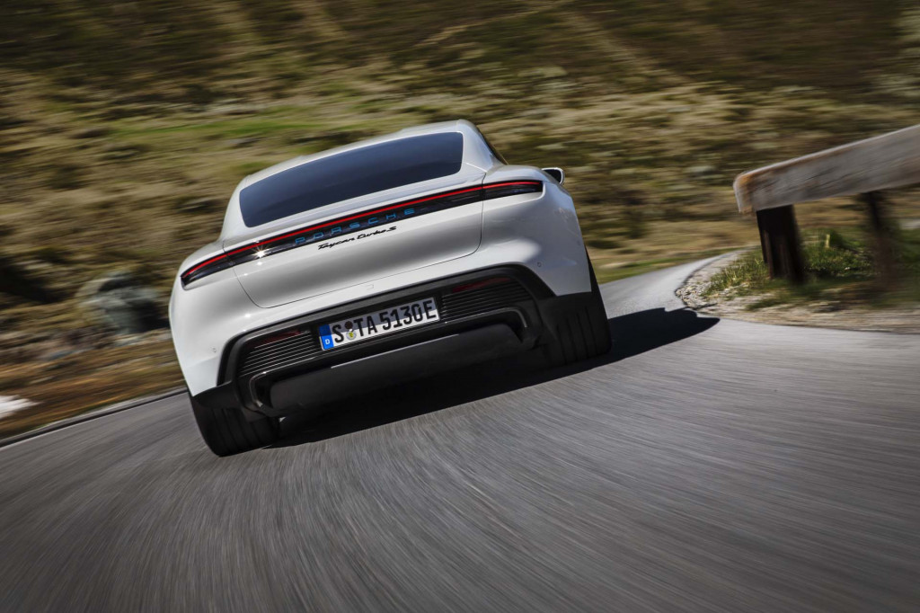 2020 Porsche Taycan 2020 Porsche Taycan