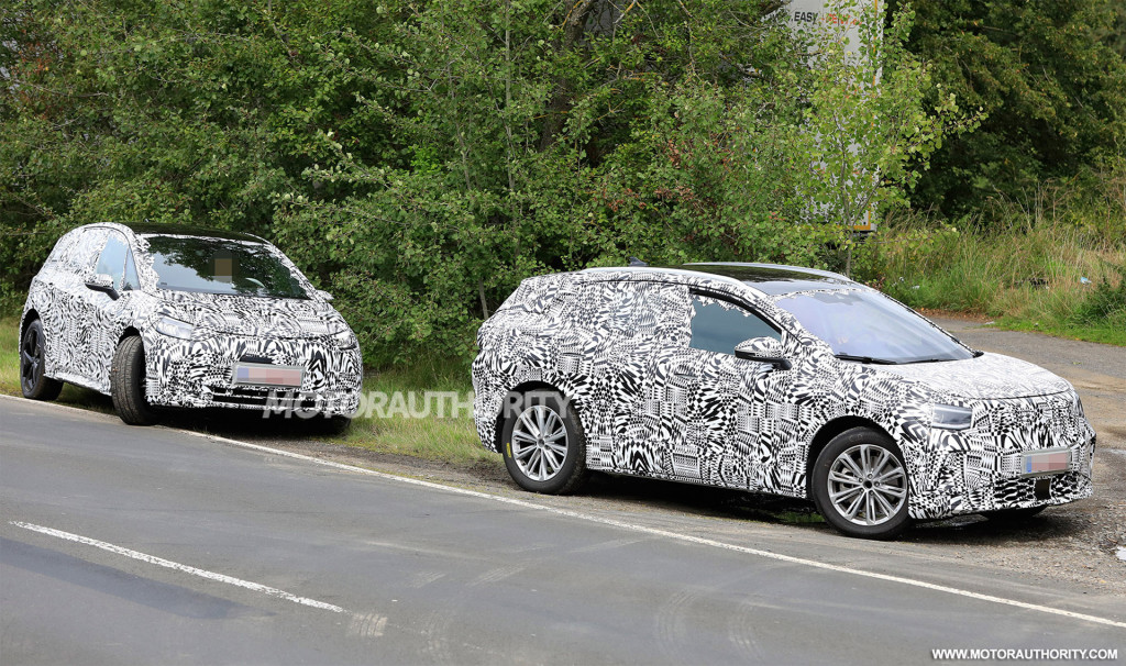 2020 Volkswagen ID 3 and 2021 ID 4 (Crozz) spy shots - Photo credit: S. Baldauf/SB-Medien 2020 Volkswagen ID 3 and 2021 ID 4 (Crozz) spy shots - Photo credit: S. Baldauf/SB-Medien