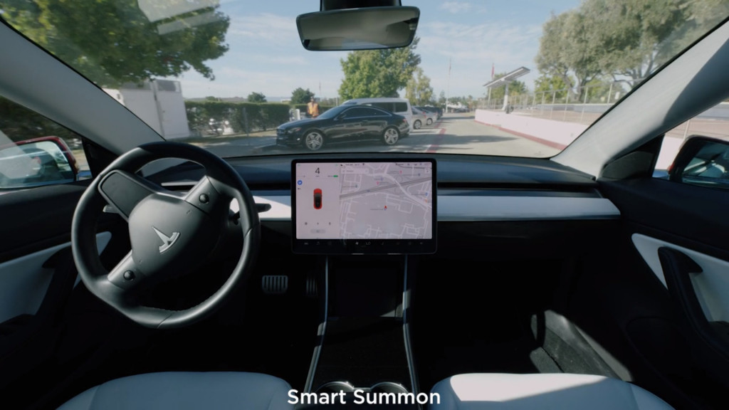 Tesla V10 Smart Summon Tesla V10 Smart Summon