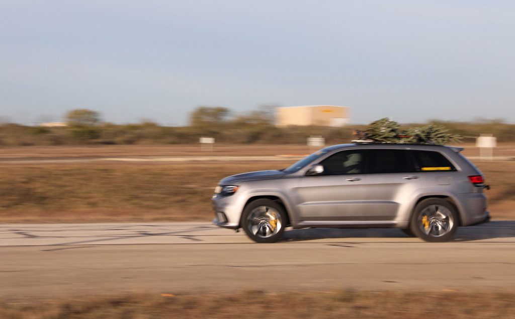 Christmas tree reaches 181 mph strapped to a Hennessey-tuned Jeep Grand Cherokee Trackhawk