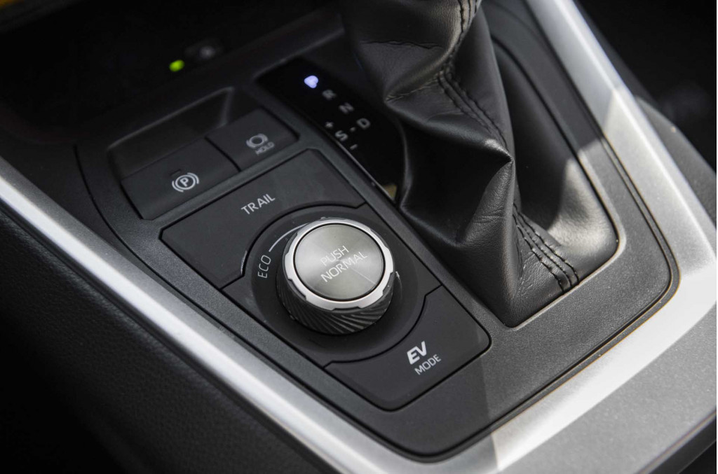 2019 Toyota RAV4 Hybrid - Best Car To Buy 2020