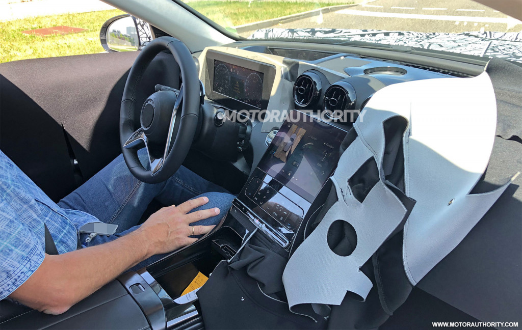 2022 Mercedes-Benz C-Class spy shots - Photo credit: S. Baldauf/SB-Medien 2022 Mercedes-Benz C-Class spy shots - Photo credit: S. Baldauf/SB-Medien