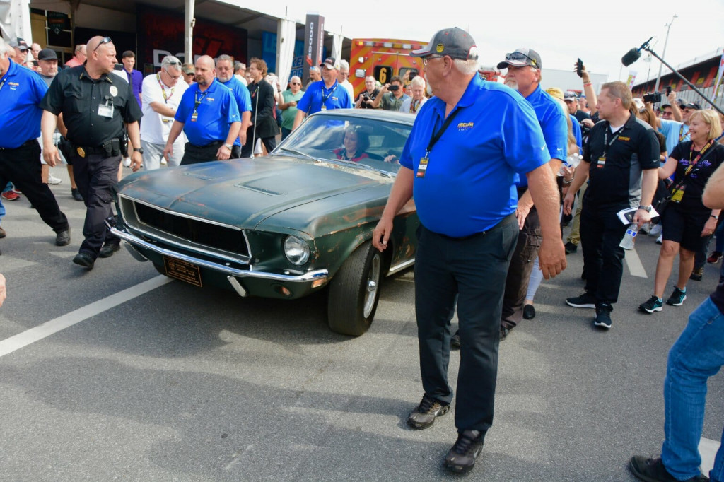 Bullitt on its way to the auction arena Bullitt on its way to the auction arena