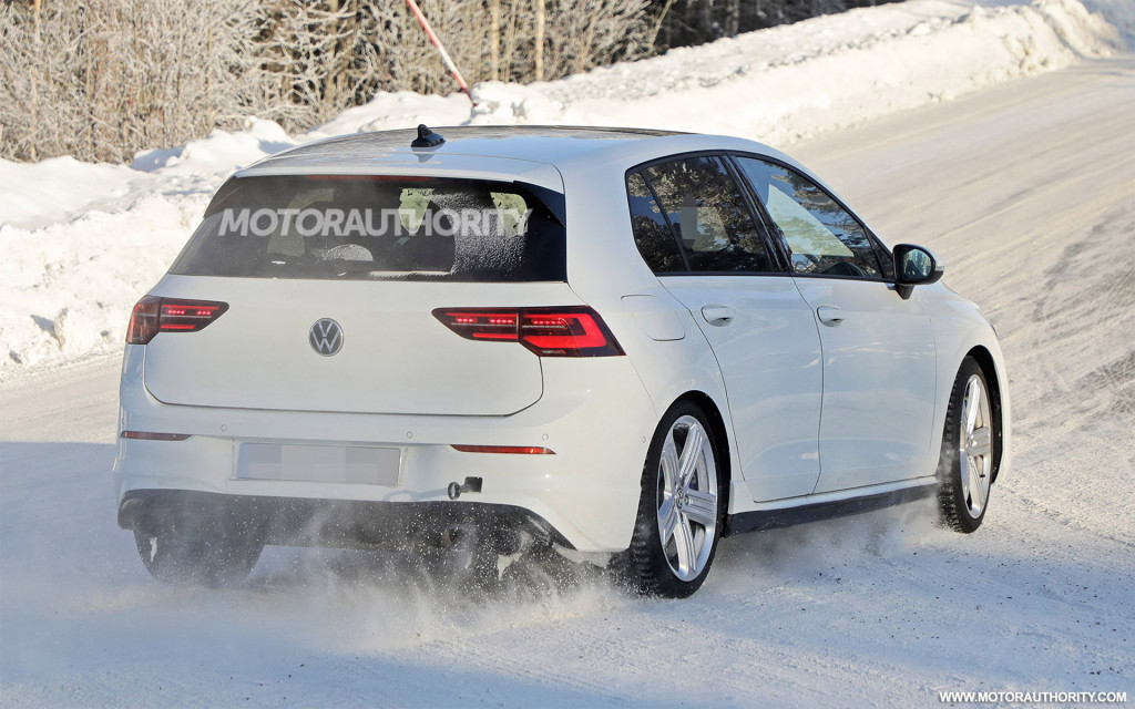 2021 Volkswagen Golf R spy shots - Photo credit: S. Baldauf/SB-Medien