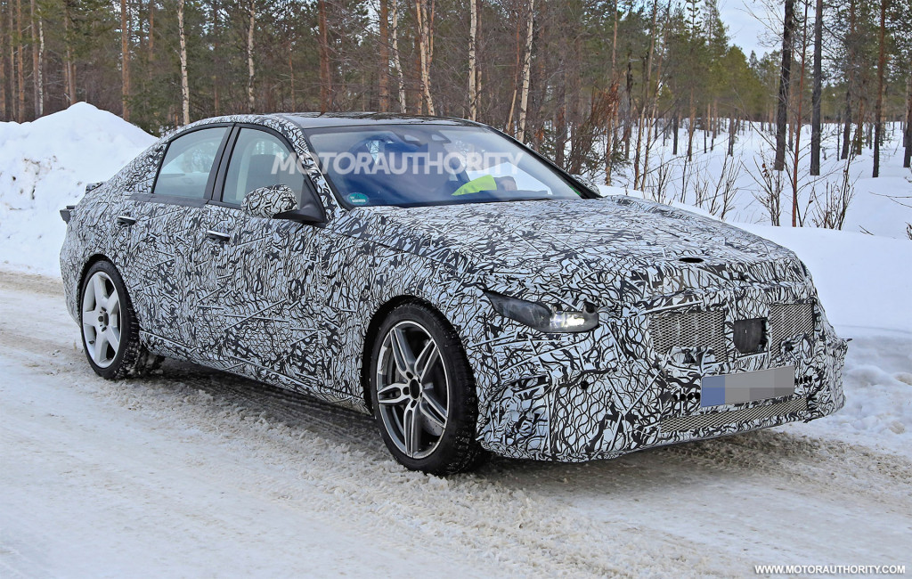 2022 Mercedes-AMG C53 spy shots - Photo credit: S. Baldauf/SB-Medien 2022 Mercedes-AMG C53 spy shots - Photo credit: S. Baldauf/SB-Medien