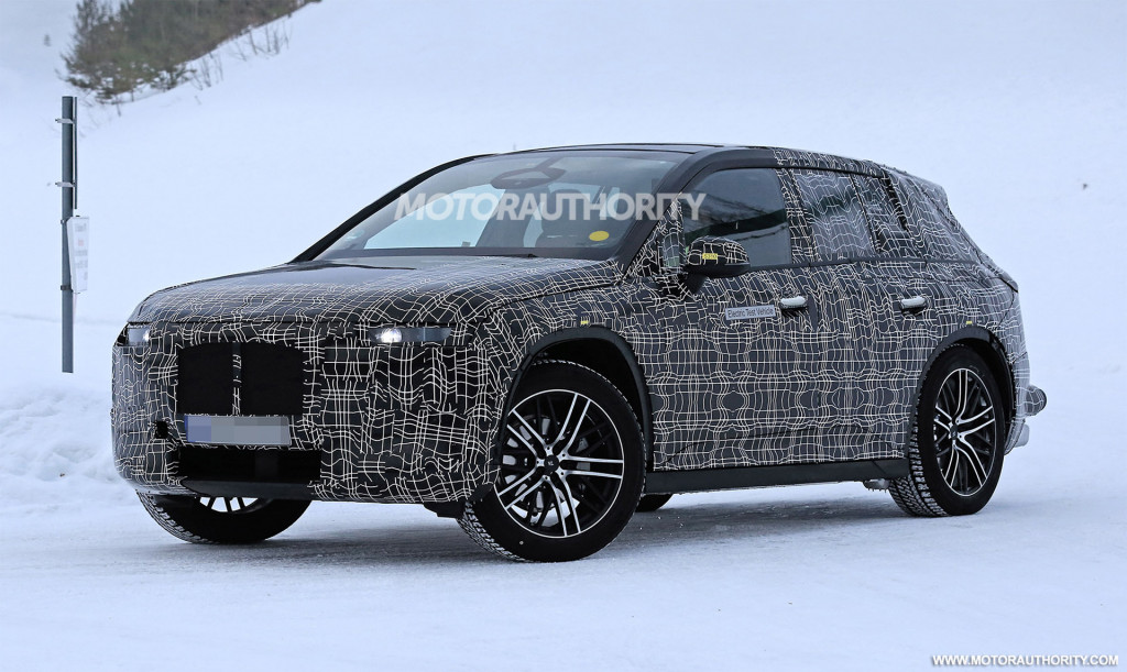 2022 BMW iNext spy shots - Image via S. Baldauf/SB-Medien