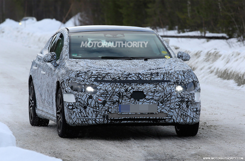 2022 Mercedes-Benz EQE spy shots - Photo credit: S. Baldauf/SB-Medien 2022 Mercedes-Benz EQE spy shots - Photo credit: S. Baldauf/SB-Medien