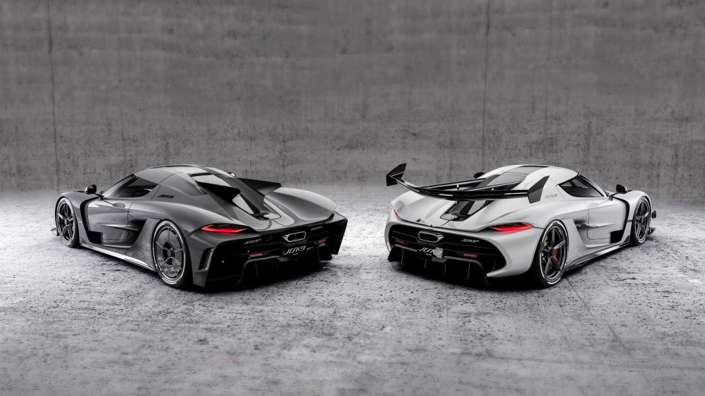 Koenigsegg Jesko Absolut (left) and Koenigsegg Jesko