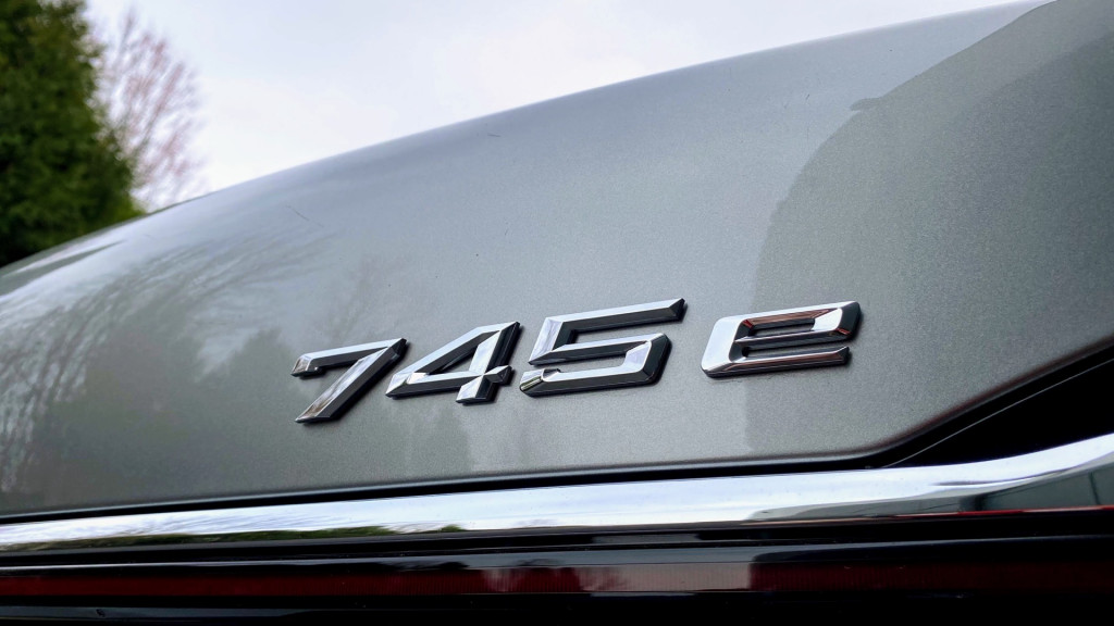 2020 BMW 745e xDrive - drive review