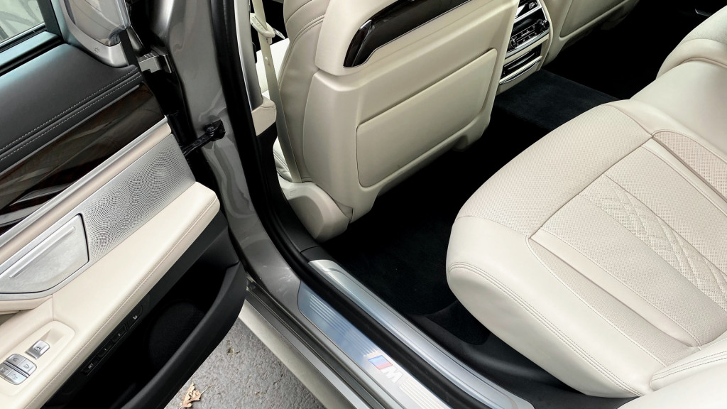 2020 BMW 745e xDrive - drive review