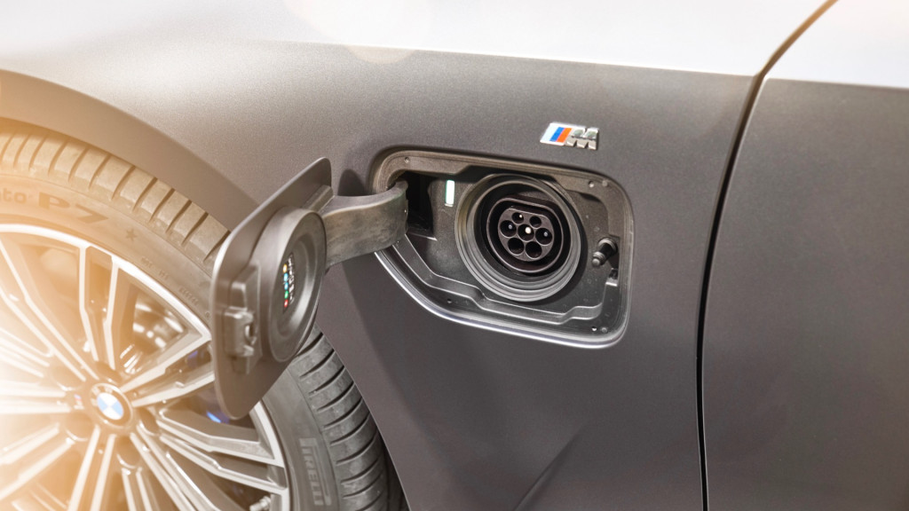 2021 BMW 330e