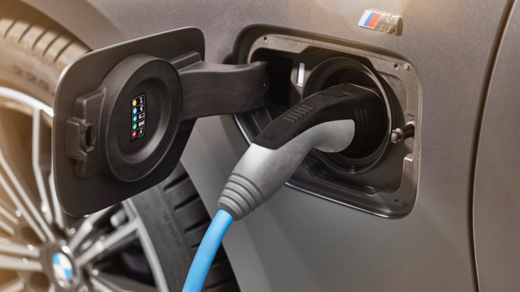 2021 BMW 330e