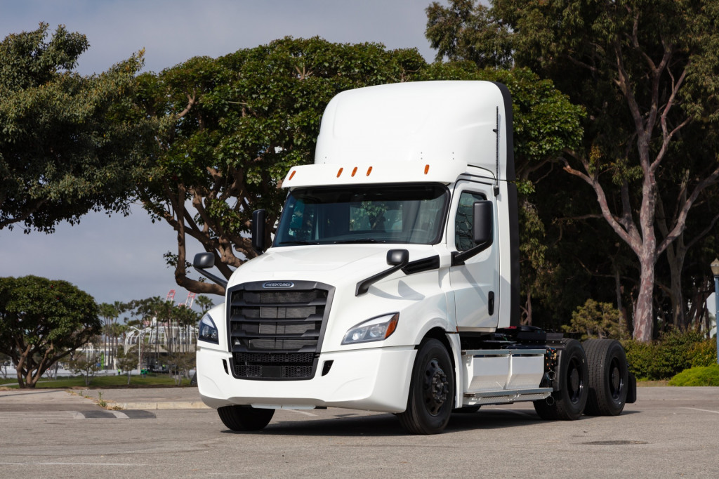 Freightliner eCascadia electric semi