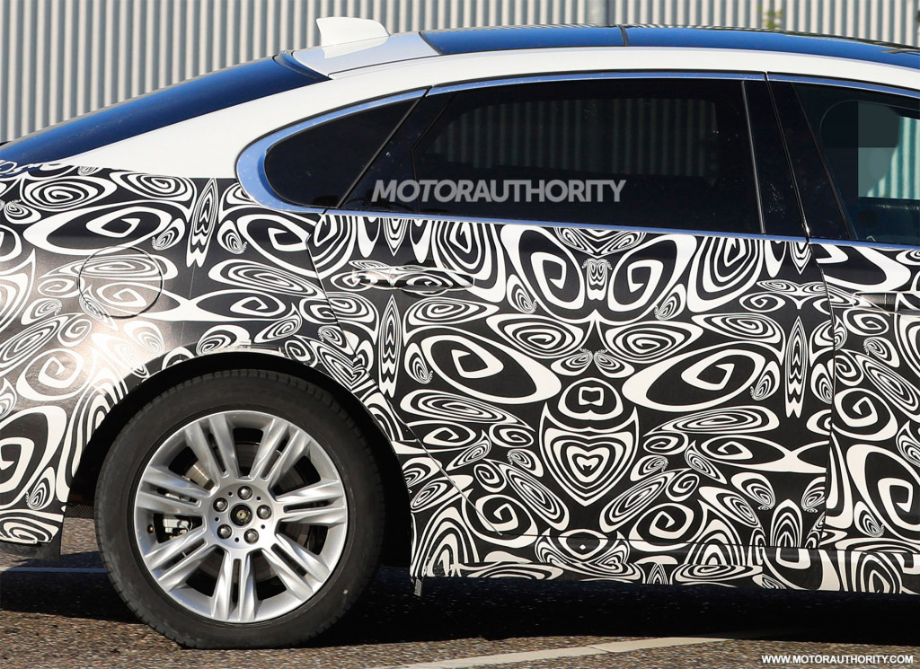2021 Jaguar XFL facelift spy shots - Photo credit: S. Baldauf/SB-Medien 2021 Jaguar XFL facelift spy shots - Photo credit: S. Baldauf/SB-Medien