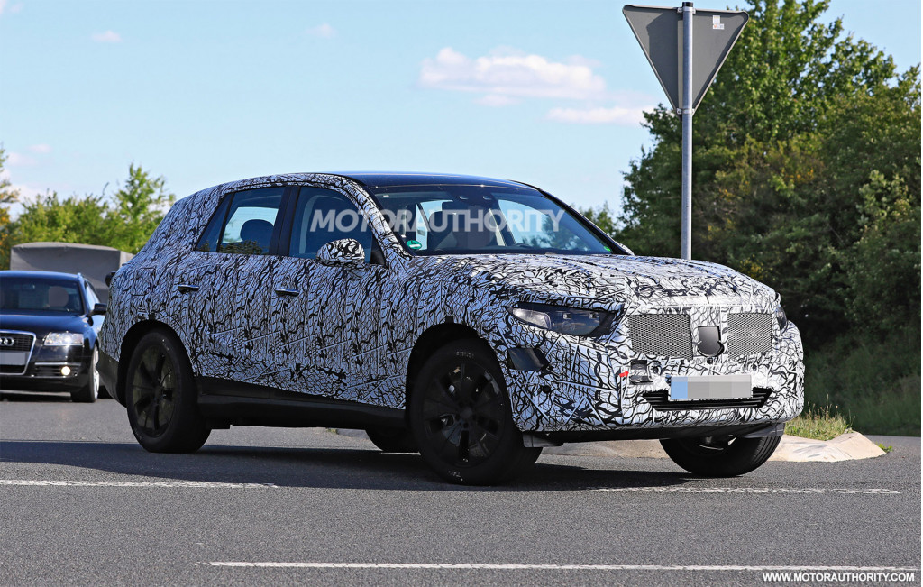 2023 Mercedes-Benz GLC spy shots - Photo credit: S. Baldauf/SB-Medien