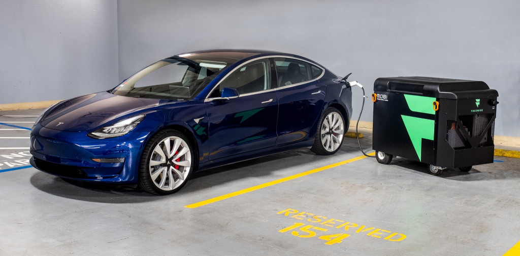 FreeWire Mobi EV charger FreeWire Mobi EV charger