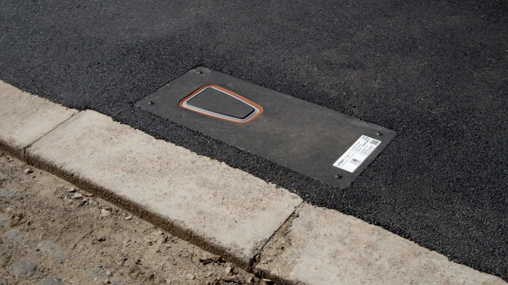 Urban Electric pop-up street-side charging hubs in Britain