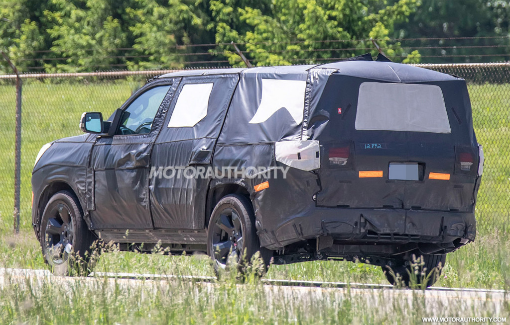 2022 Jeep Wagoneer spy shots - Photo credit: S. Baldauf/SB-Medien