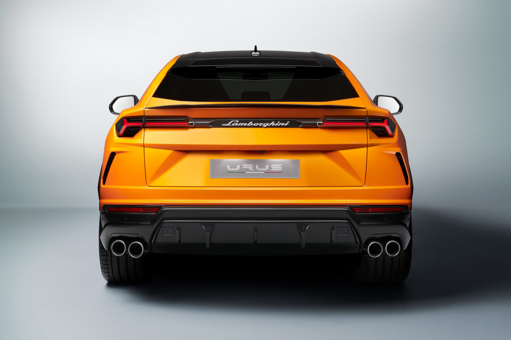 Lamborghini Urus Pearl Capsule