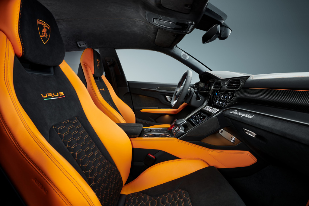 Lamborghini Urus Pearl Capsule