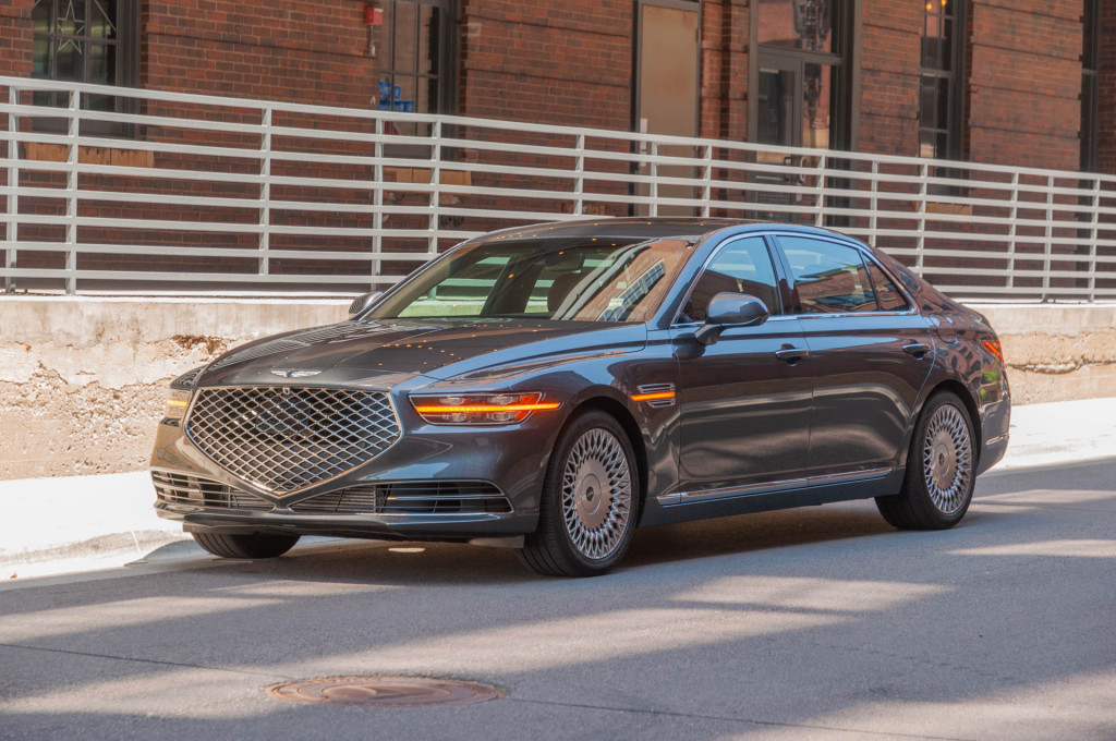 2020 Genesis G90