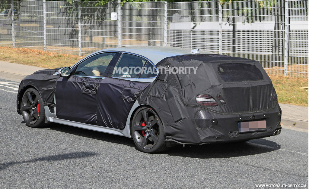 2022 Genesis G70 wagon spy shots - Photo credit: S. Baldauf/SB-Medien 2022 Genesis G70 wagon spy shots - Photo credit: S. Baldauf/SB-Medien