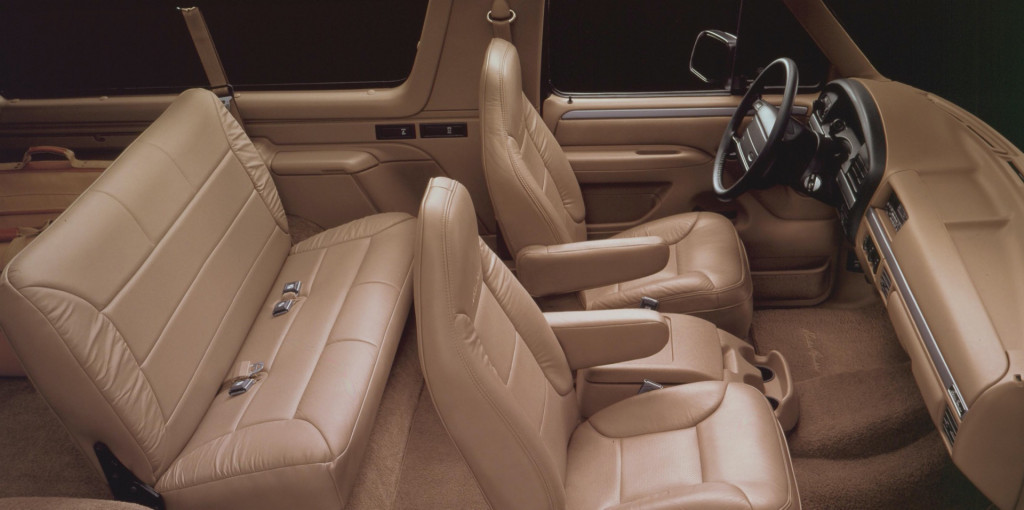 1995 Ford Bronco interior