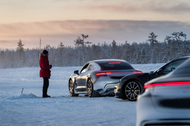 Porsche Ice Force Pro - Taycan Turbo S