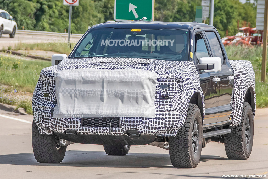 2021 Ford F-150 Raptor spy shots - Photo credit: S. Baldauf/SB-Medien