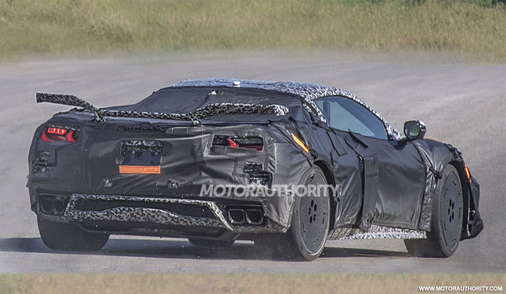 2022 Chevrolet Corvette Z06 spy shots - Photo credit: S. Baldauf/SB-Medien 2022 Chevrolet Corvette Z06 spy shots - Photo credit: S. Baldauf/SB-Medien