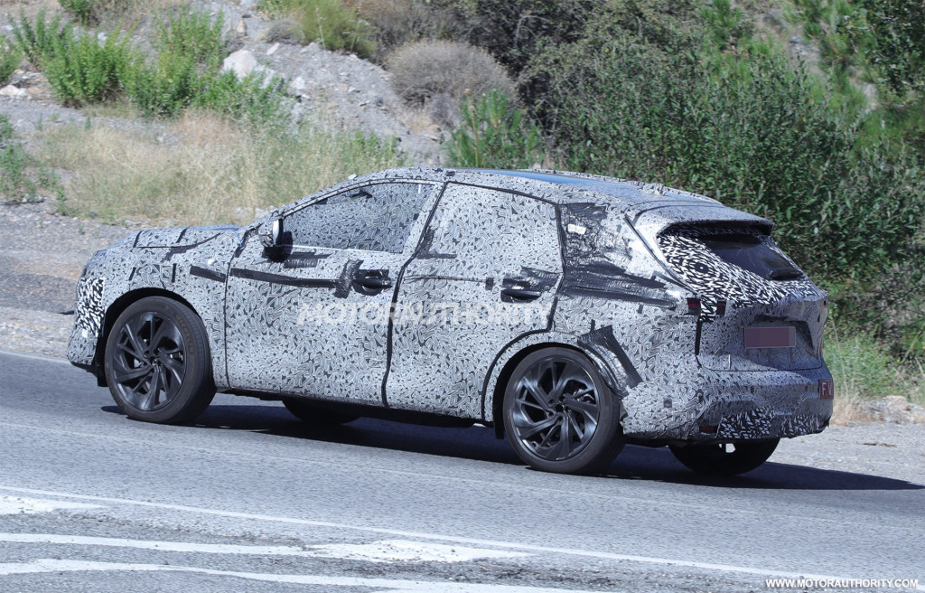 2022 Nissan Rogue Sport spy shots - Photo credit: S. Baldauf/SB-Medien