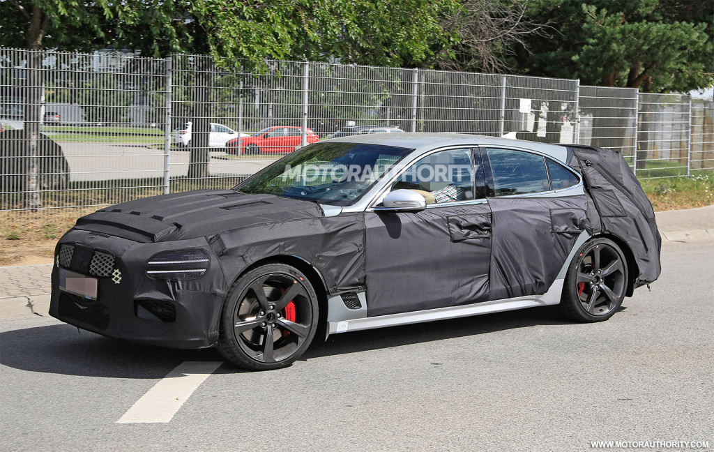 2022 Genesis G70 wagon spy shots - Photo credit: S. Baldauf/SB-Medien