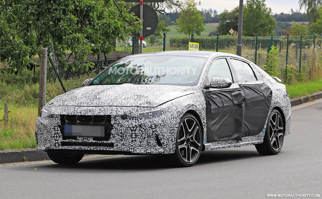 2022 Hyundai Elantra N spy shots - Photo credit: S. Baldauf/SB-Medien 2022 Hyundai Elantra N spy shots - Photo credit: S. Baldauf/SB-Medien