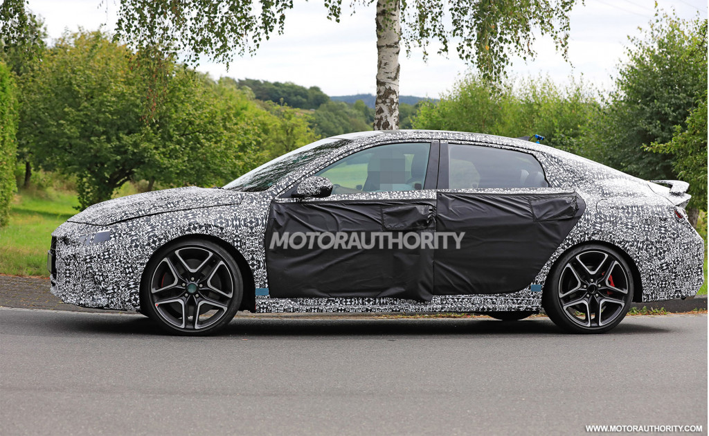 2022 Hyundai Elantra N spy shots - Photo credit: S. Baldauf/SB-Medien 2022 Hyundai Elantra N spy shots - Photo credit: S. Baldauf/SB-Medien