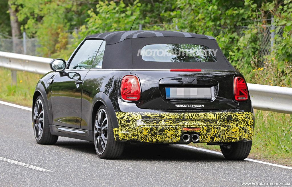 2022 Mini Convertible facelift spy shots - Photo credit: S. Baldauf/SB-Medien