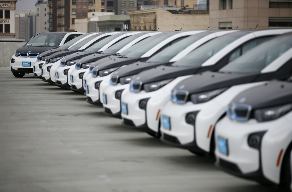 Los Angeles takes delivery of BMW i3 BEVs for LAPD use - 2016 Los Angeles takes delivery of BMW i3 BEVs for LAPD use - 2016