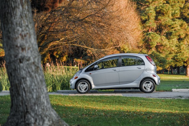 2017 Mitsubishi i-MiEV
